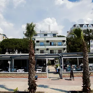 Hotel Okej, Golem (Tirana)
